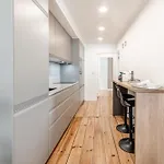 C1 Modern & Bright! Charming With 2 Bedrooms In Bairro Alto, Downtown Διαμέρισμα Lisboa