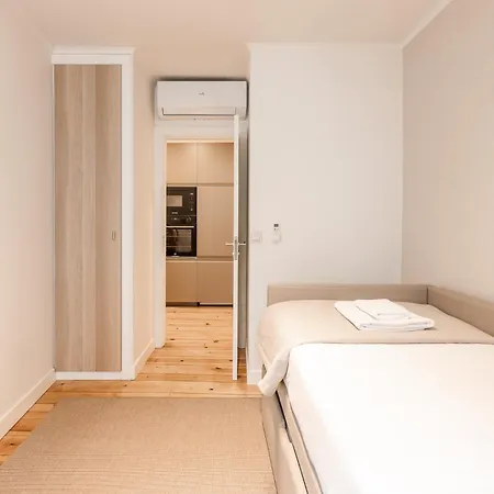 C1 Modern & Bright! Charming With 2 Bedrooms In Bairro Alto, Downtown