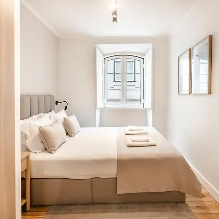 C1 Modern & Bright! Charming With 2 Bedrooms In Bairro Alto, Downtown * Lisbon
