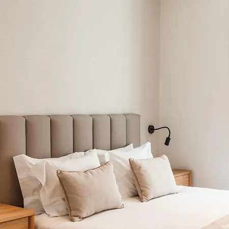 C1 Modern & Bright! Charming With 2 Bedrooms In Bairro Alto, Downtown Lisbon