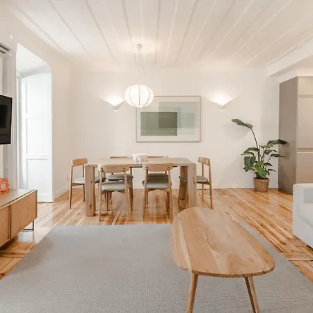 C1 Remodeld & Beautiful! Charming With 2 Bedrooms In Bairro Alto! Lis Downtown *