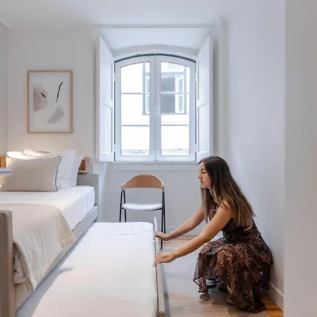 C1 Remodeld & Beautiful! Charming With 2 Bedrooms In Bairro Alto! Lis Downtown