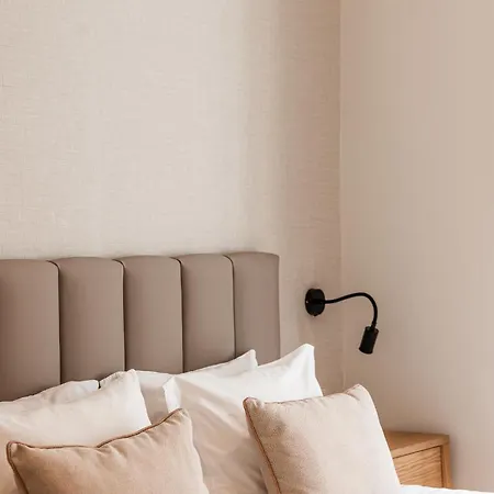 C1 Modern & Bright! Charming With 2 Bedrooms In Bairro Alto, Downtown *