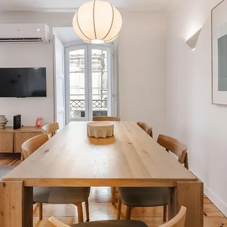 C1 Modern & Bright! Charming With 2 Bedrooms In Bairro Alto, Downtown Appartamento