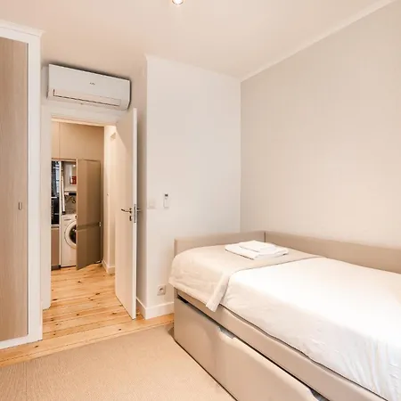 C1 Remodeld & Beautiful! Charming With 2 Bedrooms In Bairro Alto! Lis Downtown