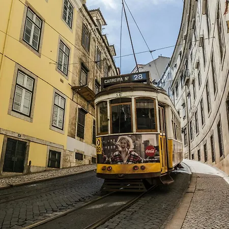 C1 Remodeld & Beautiful! Charming With 2 Bedrooms In Bairro Alto! Lis Downtown *
