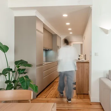 Апартаменты C1 Modern & Bright! Charming With 2 Bedrooms In Bairro Alto, Downtown Лиссабон